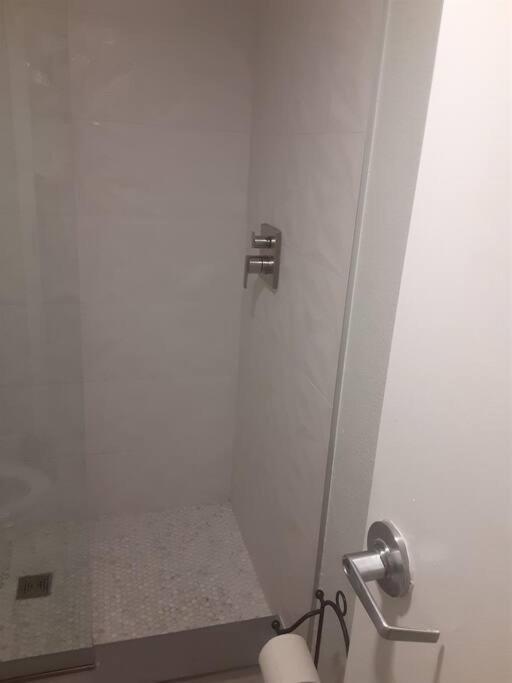 River Delight,Studio109, Beach & Pool Steps Away + Wifi Ruskin Exterior foto
